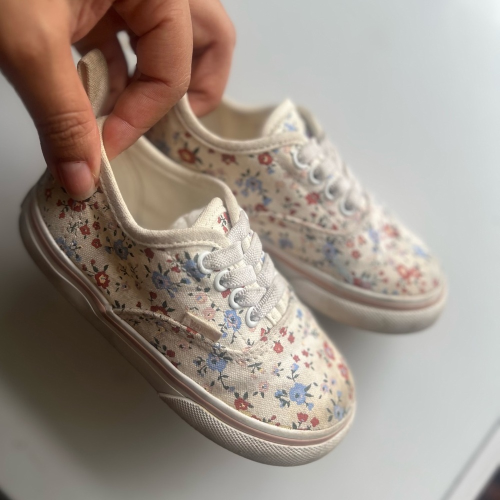 Toddler Girl Floral Vans size 7.5 US